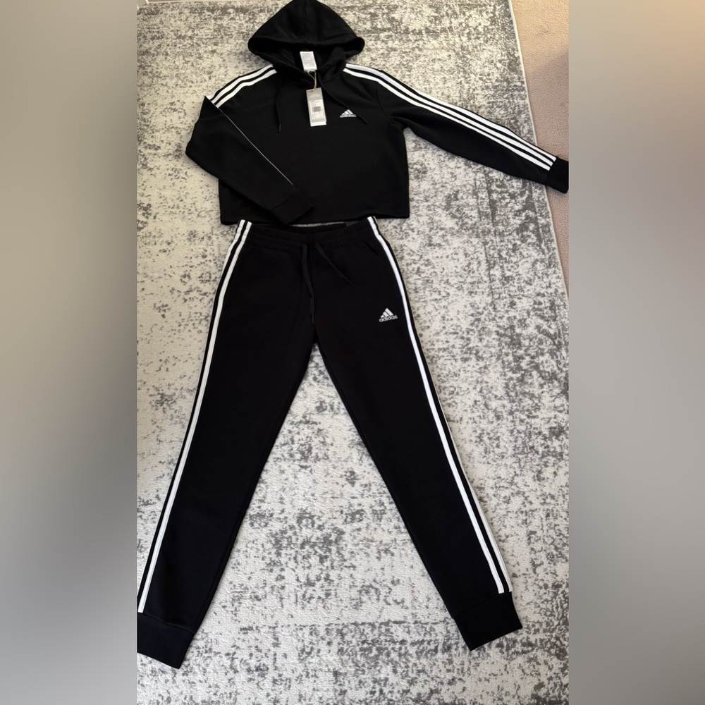 Adidas sweatsuit